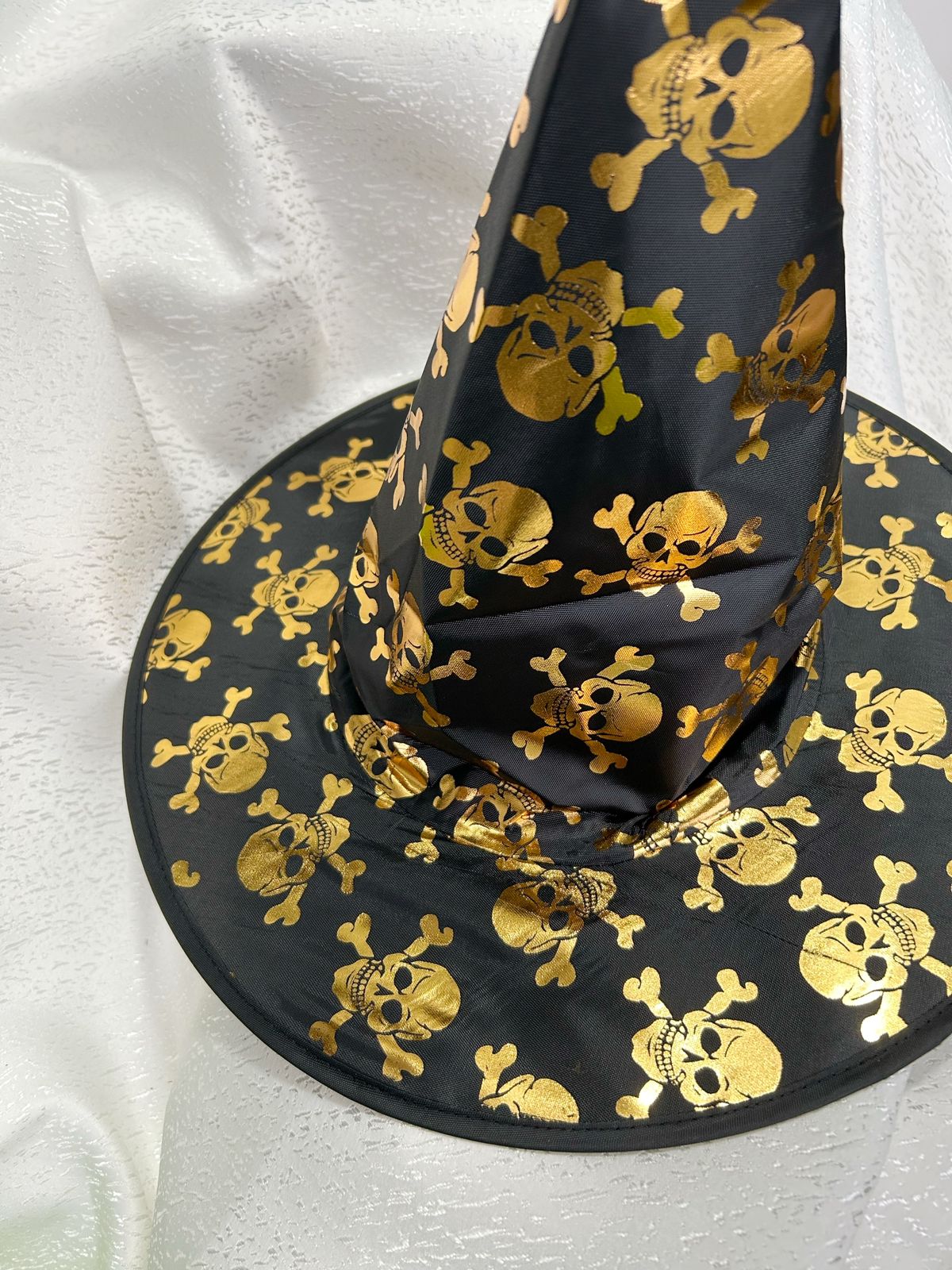 gorro alto relieve