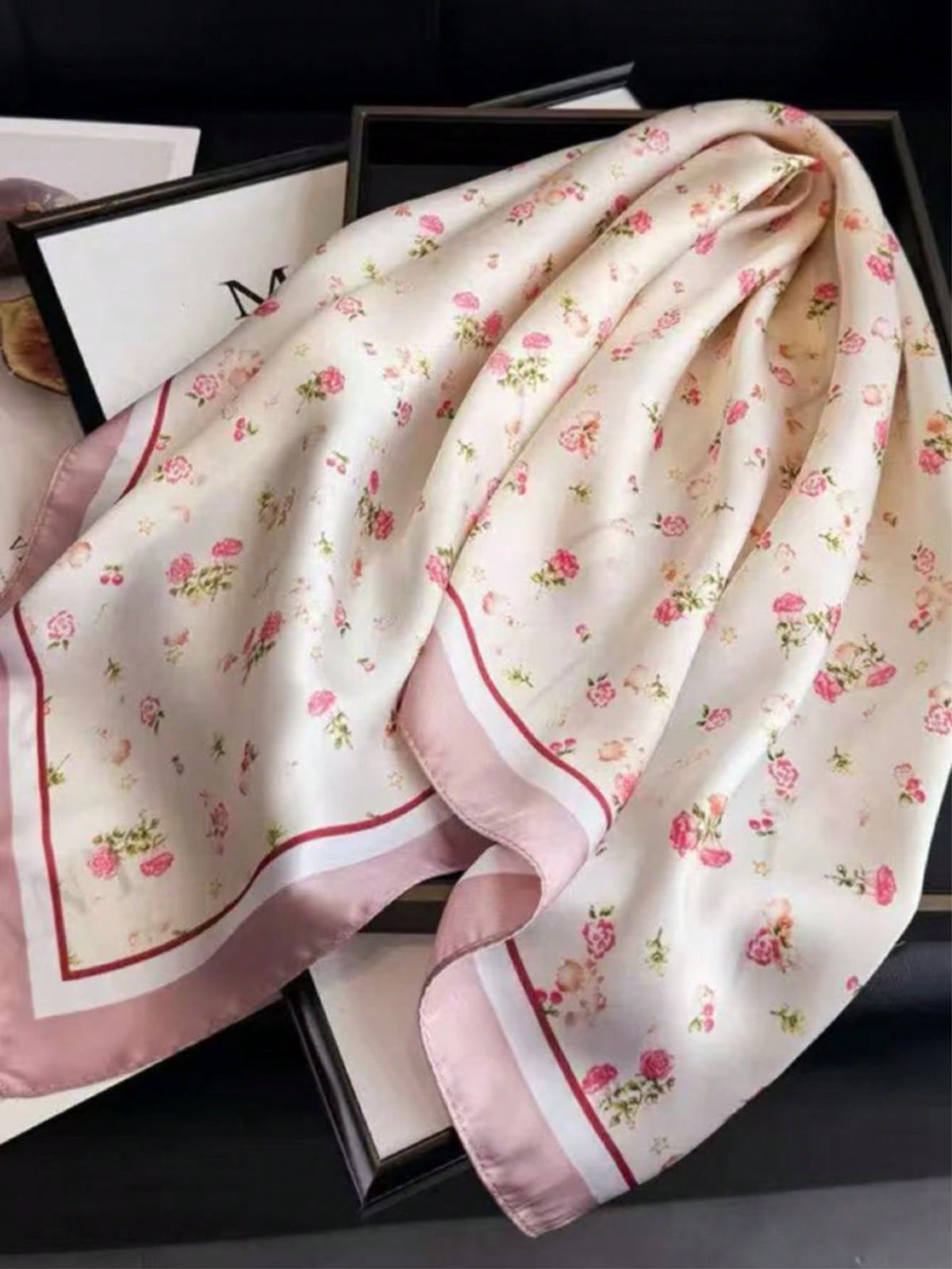 Pañueleta flores