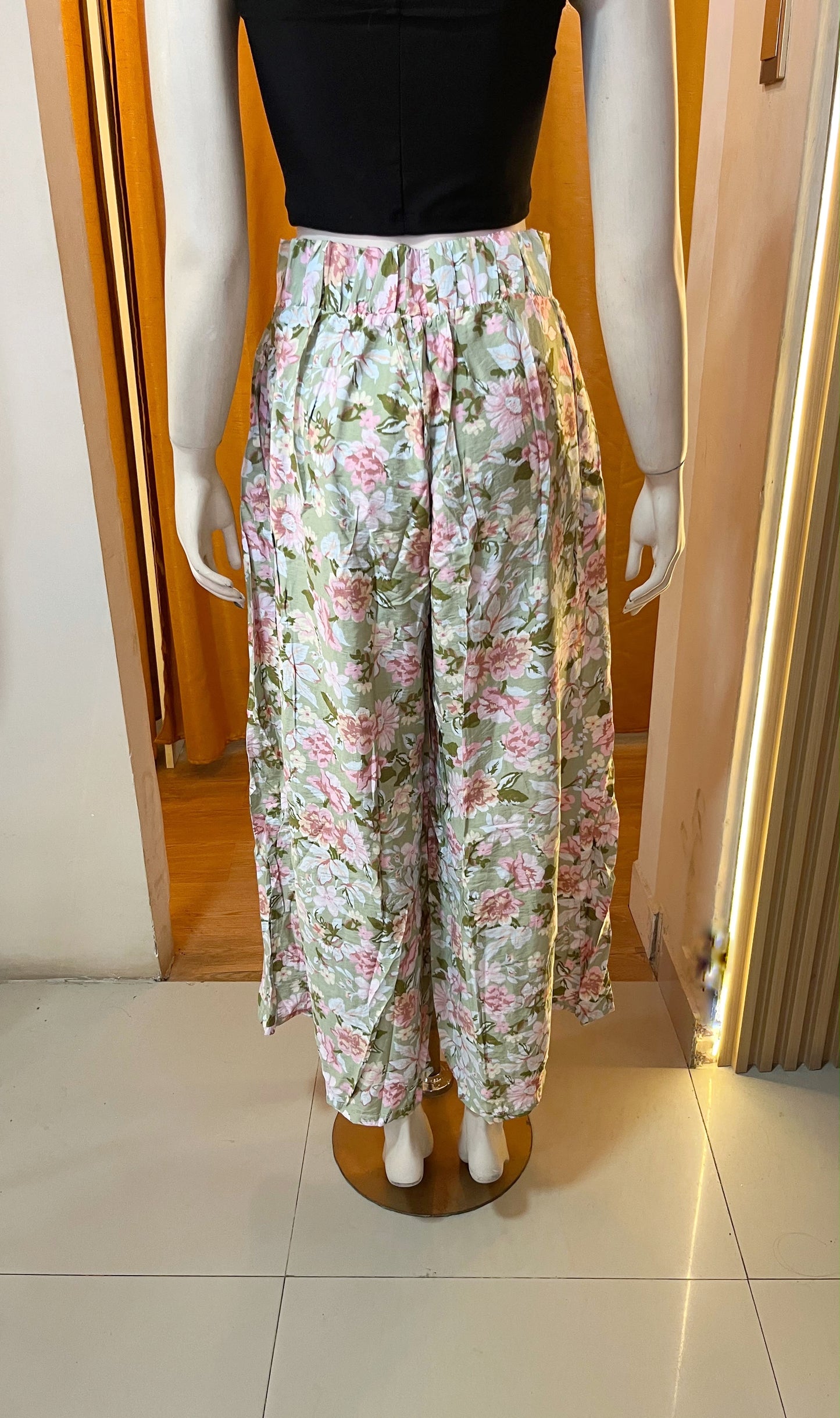 Pantalon floreado