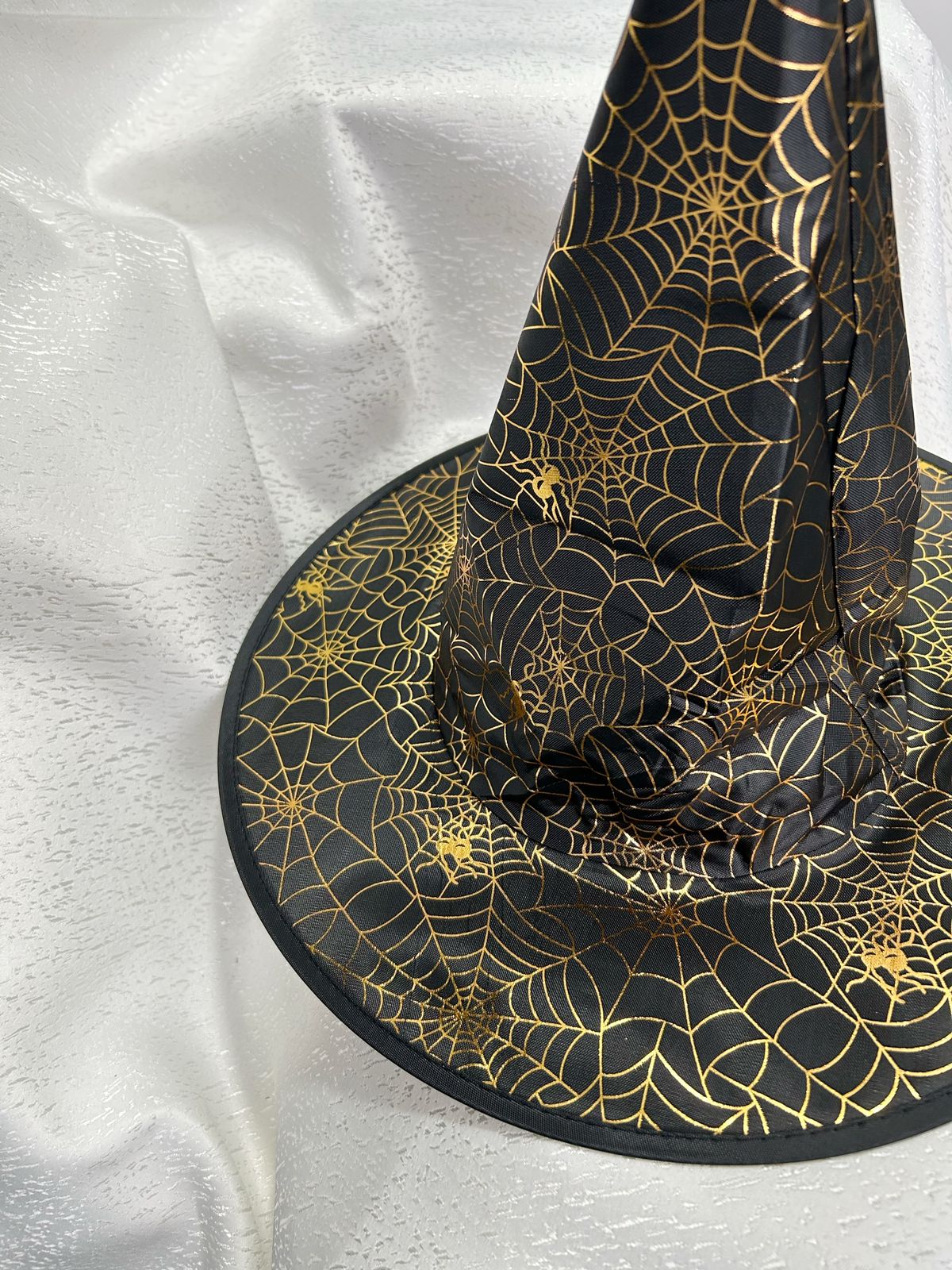 gorro alto relieve